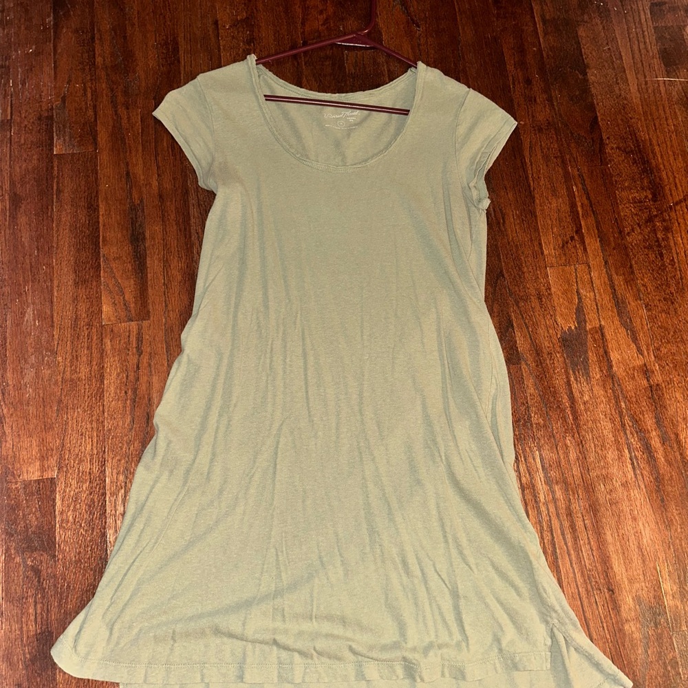 Universal Thread Sage Green Short Sleeve Top
